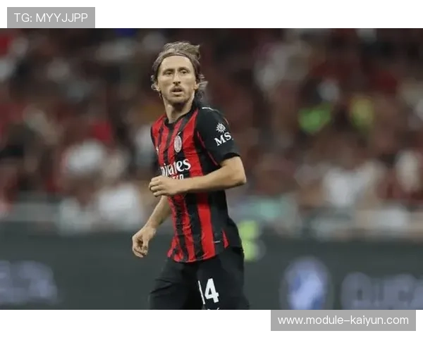 39岁莫德里奇欧冠替补登场，皇马老将创出场纪录