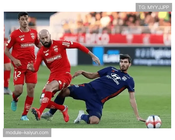 保级混战：克莱蒙战平兰斯，保级形势依旧复杂